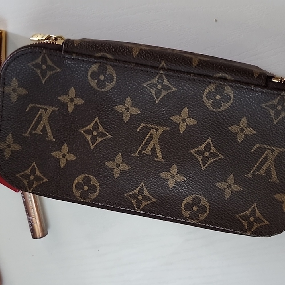 Vintage Louis Vuitton trousse blush Gm